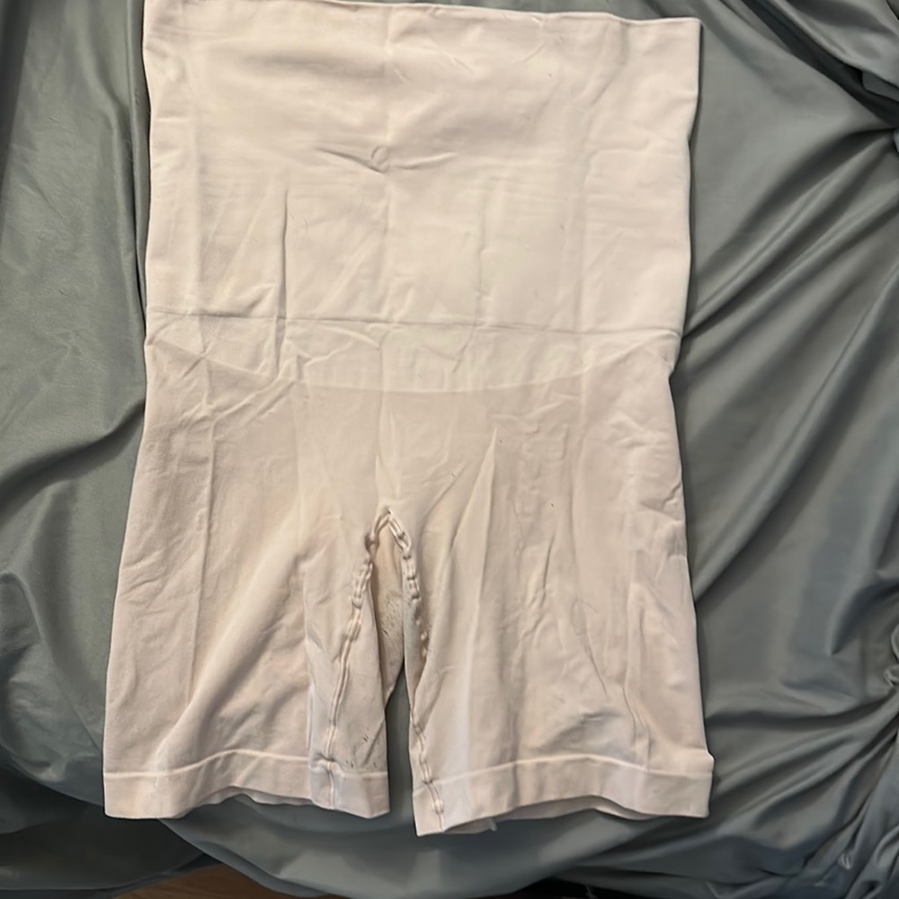 Yummie Tummie High Waist Thigh Shaper. I’ve lost weight so it no longer fits.